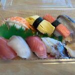 SUSHI板前バル LIVE・FISH・MARKET - お任せセット１０００円。