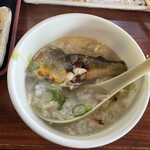 Ayukawa - 鮎雑炊に鮎塩焼き半身を入れて美味しさ増し