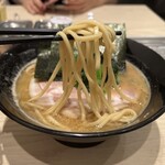 イエケイノセカイ - 家系ラーメン 800円