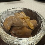 うなぎ料理 う玄武 - うなきもの佃煮かな？非常に美味しくて、日本酒飲みたくなります。