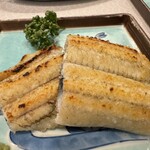 うなぎ料理 う玄武 - 白焼き　塩かワサビ醤油で食べます。脂がのってるので、ワサビが辛くなくて美味