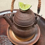 つる由 - 松茸の土瓶蒸し