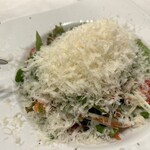 チーズの海に溺れたい - 雪山シーザーサラダ。食べてみて下さい。激ウマ。