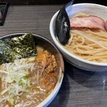 つけ麺 陽 - 特製濃厚つけ麺（大）・味玉・くずし豚 1,220円