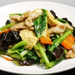 Stir-fried pork and wood ear mushrooms with eggs