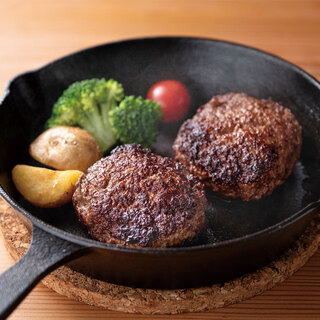 【晚餐】美味的100%北海道白老牛肉汉堡牛排！