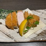 Tonkatsu Shokubou Atsumaru - 「厚切り熟成ロースカツ定食(1,790円)」