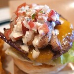 CRUZ BURGERS & CRAFT BEERS - 