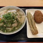 讃岐うどん 條辺 - しっぽくうどん・ちくわ天・枝豆コロッケ