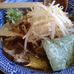 らうめん 麺坊 - 正油ラーメン 680円 もやし 130円 ライス並 200円