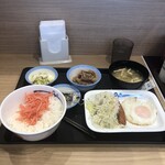 松屋 - ソーセージエッグ定食(牛皿) 2023/8/8