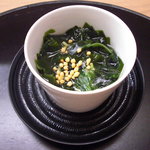 萬み高橋 - 三陸産の若布を炊いたん。