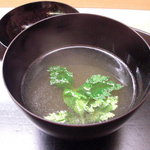 萬み高橋 - 甘鯛 (ぐじ)出汁の吸い物。