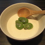 松もと - 自家製豆腐と一寸豆。