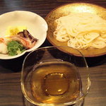 松もと - 稲庭うどん 全体はこんな感じです。