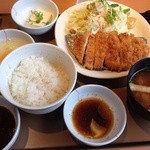 やよい軒 - ローストンカツ定食790円と生卵60円