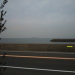 西端手打 上戸うどん - 辛うじて伊吹島が望めました。