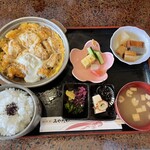 Miyataya - カツ煮定食