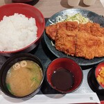 Katsu e mon - 盛り合わせ定食1859円