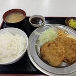 赤丸食堂 - 手作りミンチカツ定食( ^ω^ )