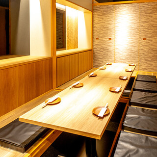 [All seats are completely private rooms/smoking seats available] We provide the most suitable private room according to the number of people.
