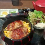 nikushokuyasannohamba-gunikukyuuguriru - ハンバーグまぶし＋味噌汁＋サラダ
