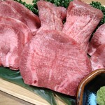 焼肉一心たん助 - 最初の牛タン盛り合わせ