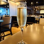 All Water Seafood & Oyster Bar - NV Brut, Domaine Ste. Michelle, Columbia Valley, WA, USA