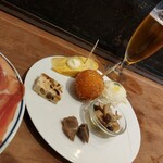 ハモネリア ベジョータ ギョクロ - 三種の神器(生ハム、タパス、ビール)