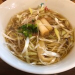 ラーメン イッケン - 3種類の葱と鴨出汁効いた優しい醤油スープが旨い！