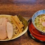 麺や 紡 - ビューです