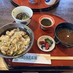 はしだて茶屋 - あさり丼　　　1200円
            （蕎麦、もずく、味噌汁、漬物付）