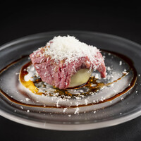 厳選和牛と季節フルーツのカルパッチョ