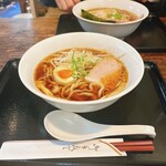 粉麺小屋 - 