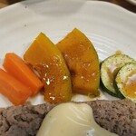 キッチン ブルー グローブ - 備え付け野菜のアップ