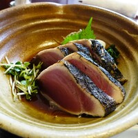 土佐料理 祢保希 赤坂店 - 炭火焼 鰹たたき3貫