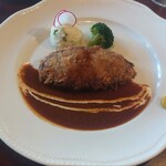 洋食ダチェス - ハンバーグは言うことがないです。唯一無二