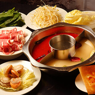 カスタマイズ可能！中国漢方使用の薬膳鍋と、選べる辛さの麻婆鍋