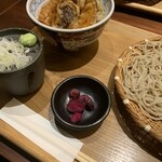 そばと天ぷら 石楽 - 海老天丼と二八蕎麦