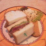 カフェ フロインドリーブ 本店