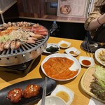 Yakiniku Kankokuryouri Yaku Yaku Shokudou - 