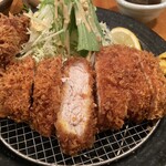 とんかつ専門店かつ屋 - 