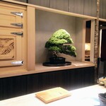 鮨 詠心 - 終演後の余韻漂う「檜舞台」