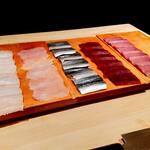 鮨 詠心 - 握り、準備万端です！