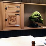 鮨 詠心 - 凛とした空気感の漂う「檜舞台」