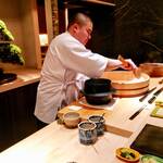 鮨 詠心 - シャリも真剣そのもの！