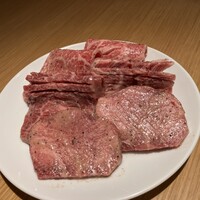 ビーフキッチン 恵比寿店 - 上タン 無農薬レモン 特選ハラミ リブ芯
