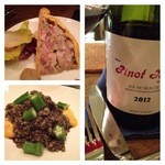 クスクス ルージール - ほろほろ鳥のパテ・アンクルート　スミイカとイカ墨のクスクス