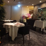 ロワゾー・パー・マツナガ - お店のまんなかあたり