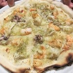 タンテ グラッツィェ - シーフードのピッツァ